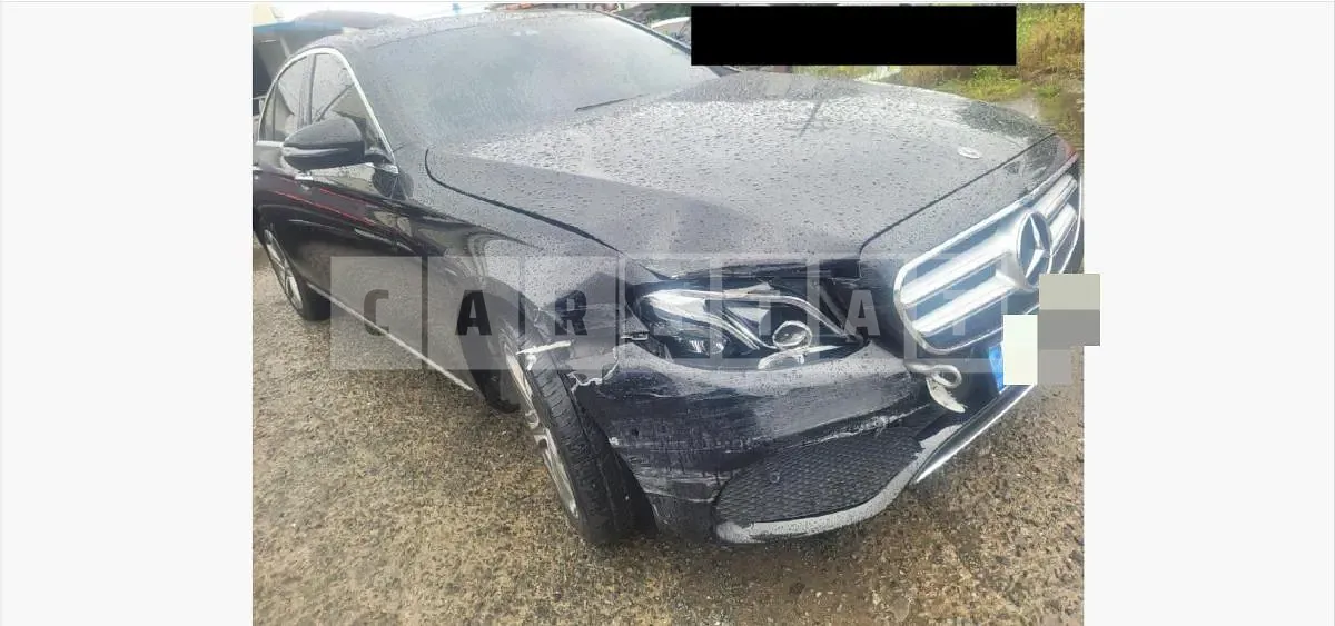 Photo 2 of 34: 2018 Mercedes-Benz E 220d — Korean insurance auction