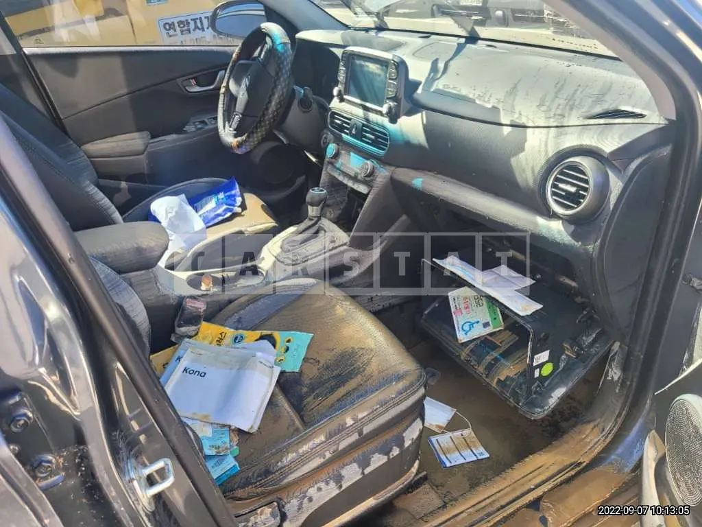 Photo 2 of 15: 2020 Hyundai Kona, VIN KMHK4815GLU651551 — Korean insurance auction