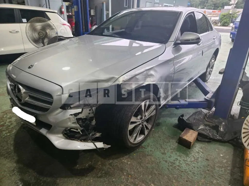 Photo 2 of 6: 2018 Mercedes-Benz C220 d, VIN WDDWF0EB8JR314985 — Korean insurance auction