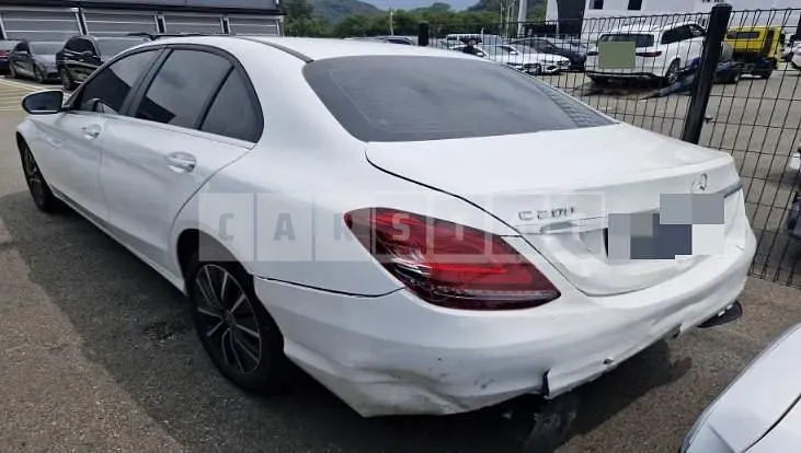 Photo 2 of 26: 2019 Mercedes-Benz C 200 — Korean insurance auction