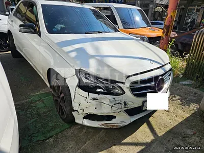 Photo 1 of 37: 2016 Mercedes-Benz E220 BlueTec — Korean insurance auction