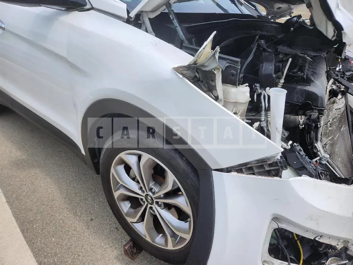 Photo 2 of 10: 2014 Hyundai Santa Fe, VIN KMHSW81UDFU410736 — Korean insurance auction