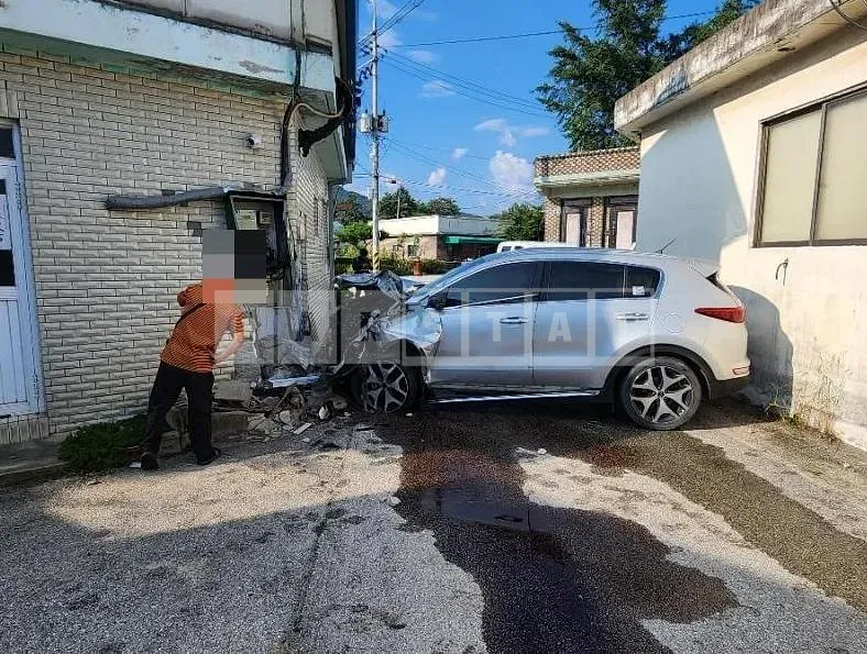 Photo 2 of 13: 2016 Kia Sportage 2.0, VIN KNAPR813BGK014604 — Korean insurance auction