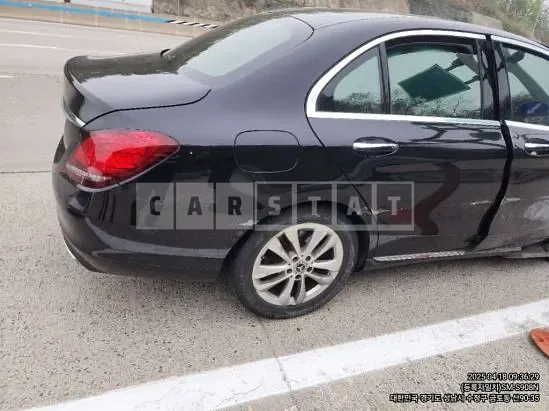 Photo 2 of 15: 2019 Mercedes-Benz C220 d — Korean insurance auction