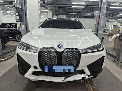 2025 BMW iX xDrive50