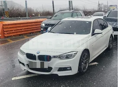 Photo 1 of 10: 2017 BMW 320i, VIN WBA8A9101HK883073 — Korean insurance auction