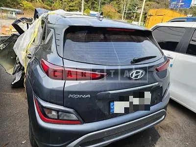 Photo 1 of 42: 2021 Hyundai Kona Gasoline, VIN KMHK3813GMU812631 — Korean insurance auction