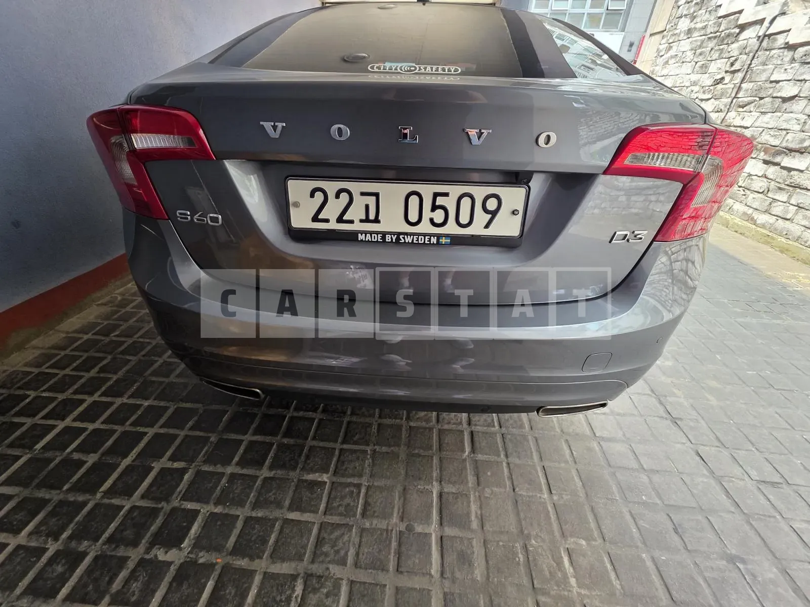Photo 2 of 13: 2016 Volvo S60 (2nd Generation) D3 Momentum, VIN YV1FS79B0G2404369 — Korean insurance auction
