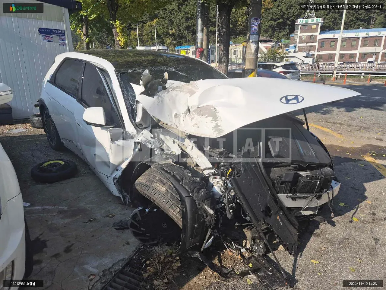 Photo 2 of 23: 2024 Hyundai Ionic 5, VIN KMHKR81EFRU246978 — Korean insurance auction