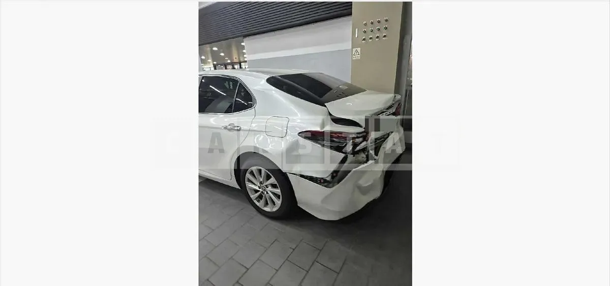 Photo 2 of 39: 2022 Toyota Camry Hybrid LE — Korean insurance auction