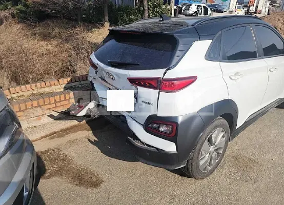 Photo 2 of 8: 2020 Hyundai Kona Electric, VIN KMHK381GFLU116523 — Korean insurance auction