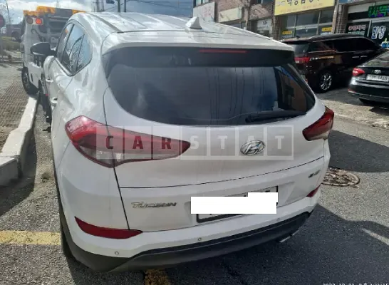 Photo 2 of 5: 2016 Hyundai Tucson, VIN KMHJ381ABGU019199 — Korean insurance auction