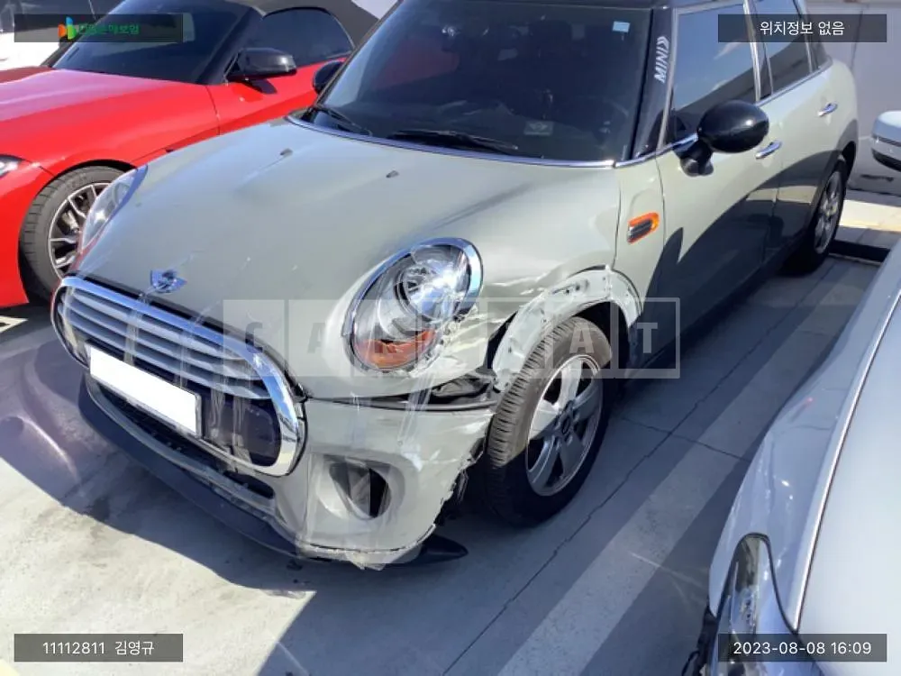Photo 2 of 7: 2015 MINI Cooper 5 Door, VIN WMWXS5103F2B09134 — Korean insurance auction