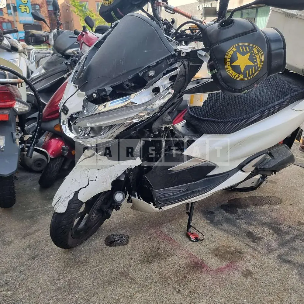 Photo 2 of 10: 2020 Honda Motorcycle /PCX125 — Korean insurance auction