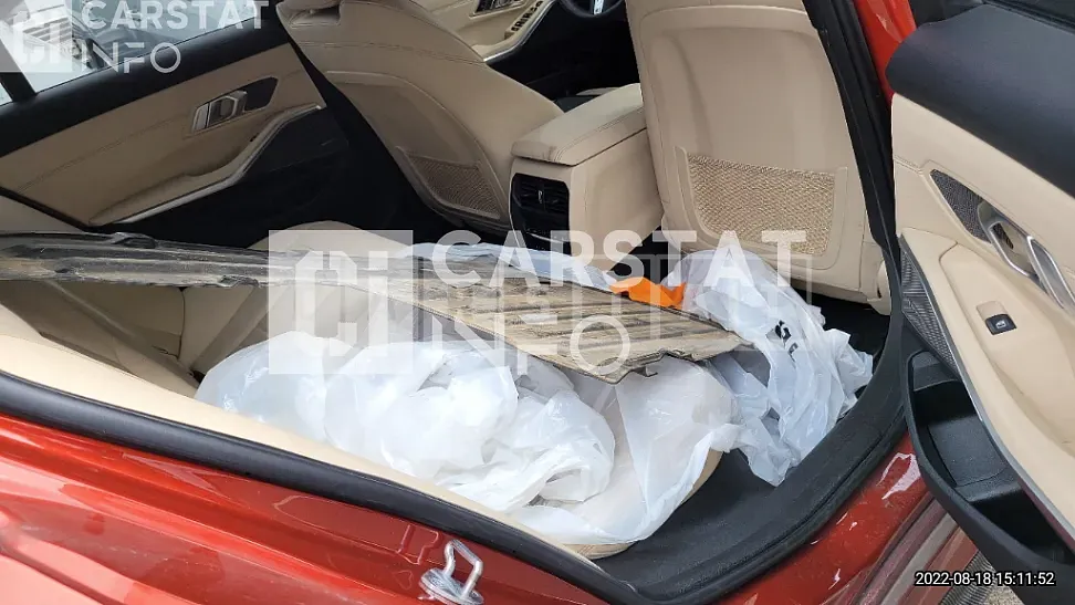 Photo 2 of 15: 2020 BMW 침 330i xDrive M Sport Package — Korean insurance auction