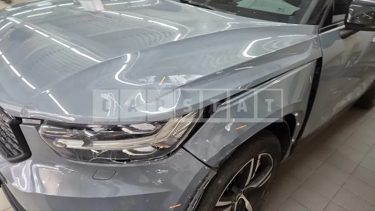 Photo 2 of 35: 2021 Volvo XC40B4 AWD — Korean insurance auction