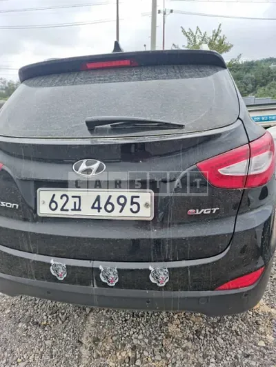 Photo 1 of 8: 2015 Hyundai Tucson, VIN KMHJU81VBFU031353 — Korean insurance auction