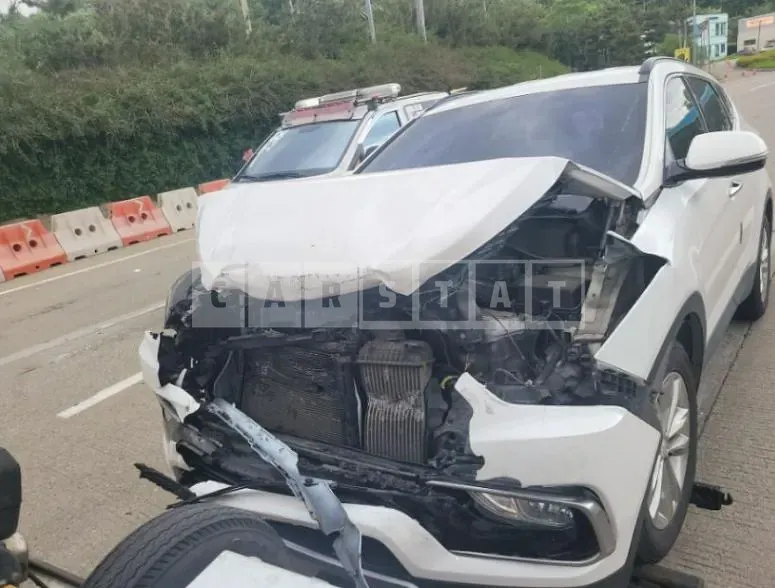 Photo 2 of 3: 2015 Hyundai Santa Fe 2.0 — Korean insurance auction