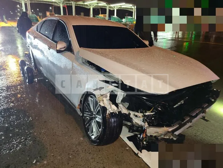 Photo 2 of 6: 2017 Genesis G80 3.3 — Korean insurance auction