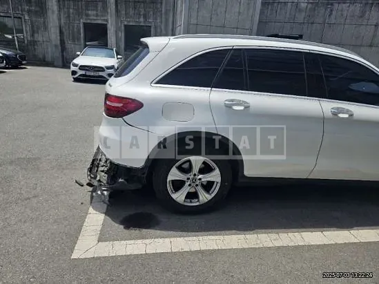 Photo 2 of 14: 2018 Mercedes-Benz GLC220d 4Matic — Korean insurance auction