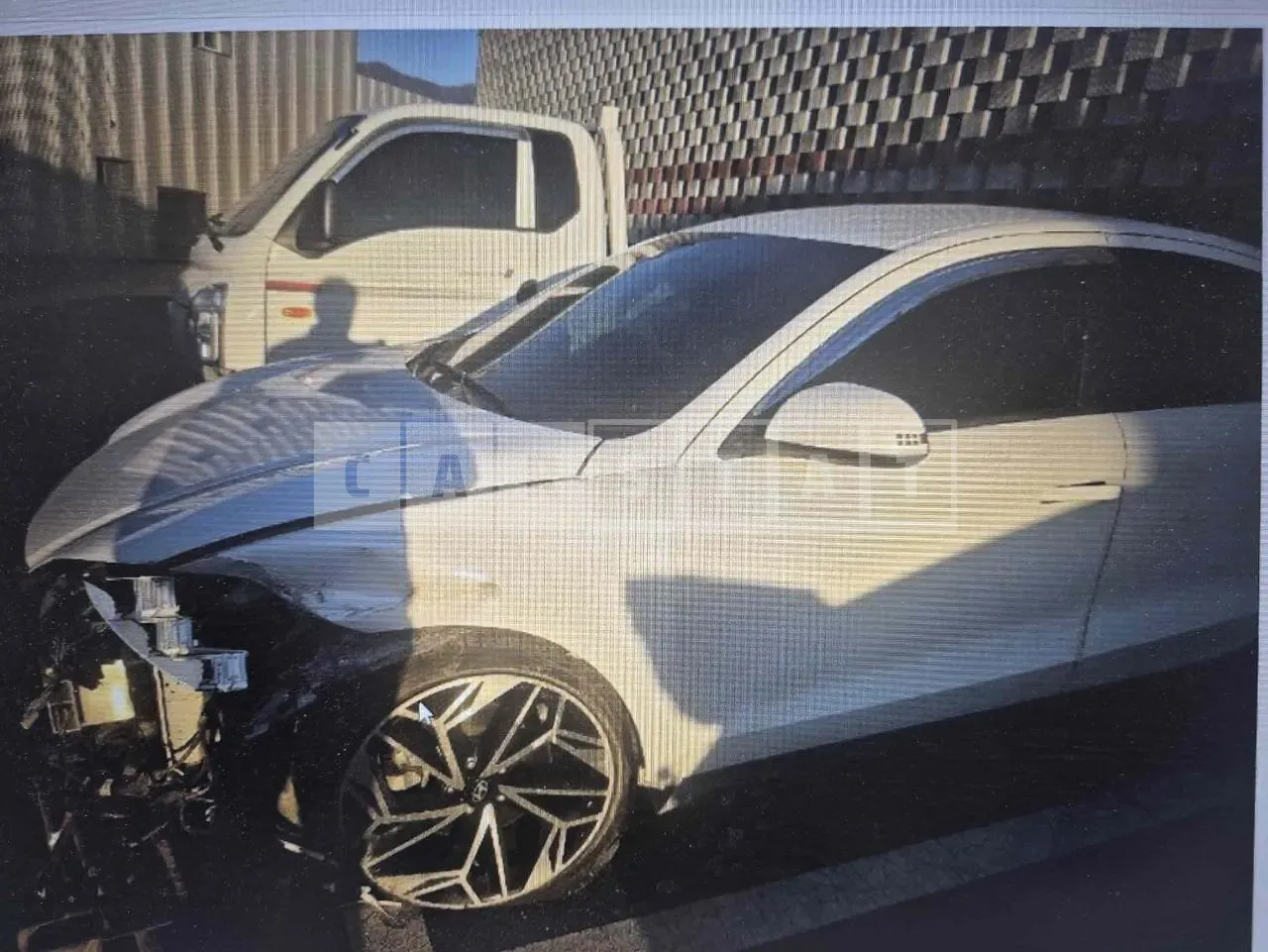 Photo 2 of 46: 2023 Hyundai IONIQ 6, VIN KMHM241CPPA035594 — Korean insurance auction
