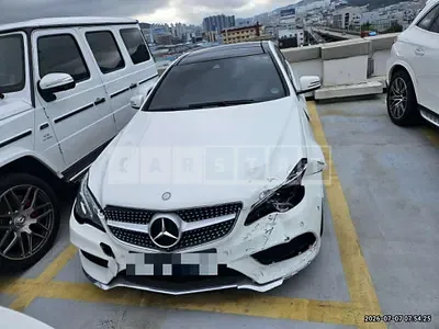 Photo 1 of 36: 2016 Mercedes-Benz E200 Coupe — Korean insurance auction