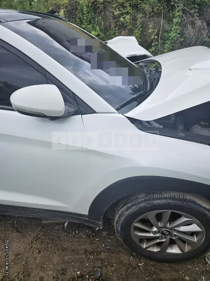 Photo 2 of 13: 2015 Hyundai Tucson TL 2.0 — Korean insurance auction