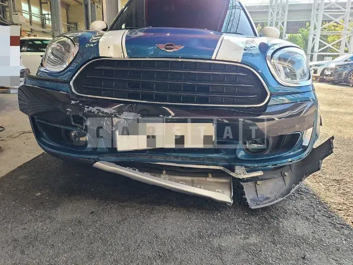 Photo 2 of 17: 2018 MINI Cooper D Countryman ALL4, VIN WMWYU1102J3D19914 — Korean insurance auction