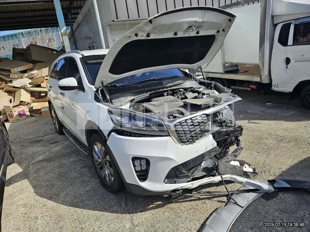 Photo 2 of 9: 2017 Kia Sorento — Korean insurance auction