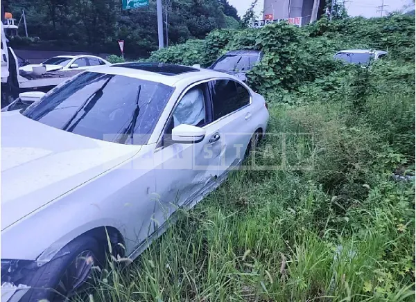 Photo 2 of 14: 2020 BMW 320d — Korean insurance auction
