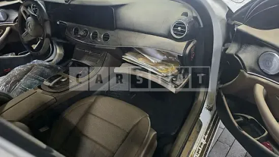 Photo 2 of 12: 2019 Mercedes-Benz E300 4Matic — Korean insurance auction