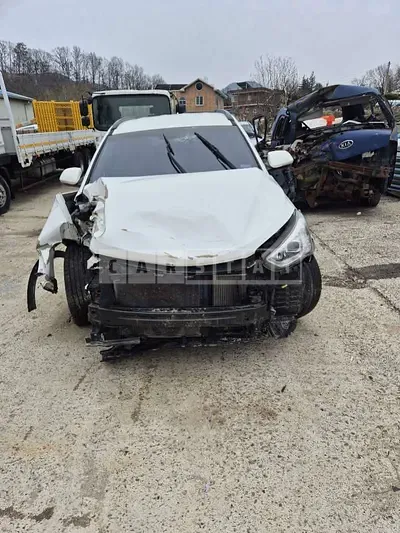Photo 1 of 6: 2015 Hyundai Santa Fe, VIN KMHSW81UBFU479828 — Korean insurance auction