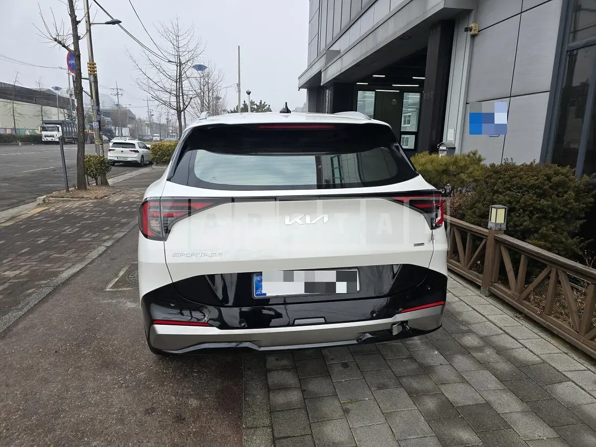Photo 2 of 15: 2025 Kia Sportage Hybrid — Korean insurance auction
