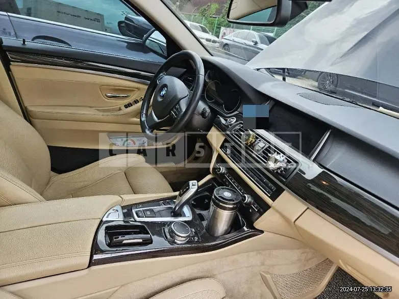Photo 2 of 14: 2016 BMW 520d — Korean insurance auction
