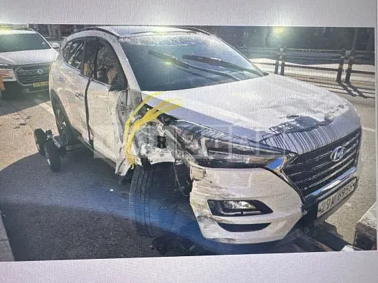 Photo 2 of 11: 2019 Hyundai Tucson, VIN KMHJ581ABKU855523 — Korean insurance auction