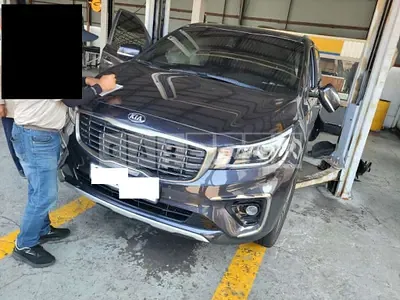 Photo 1 of 19: 2020 Kia Carnival — Korean insurance auction