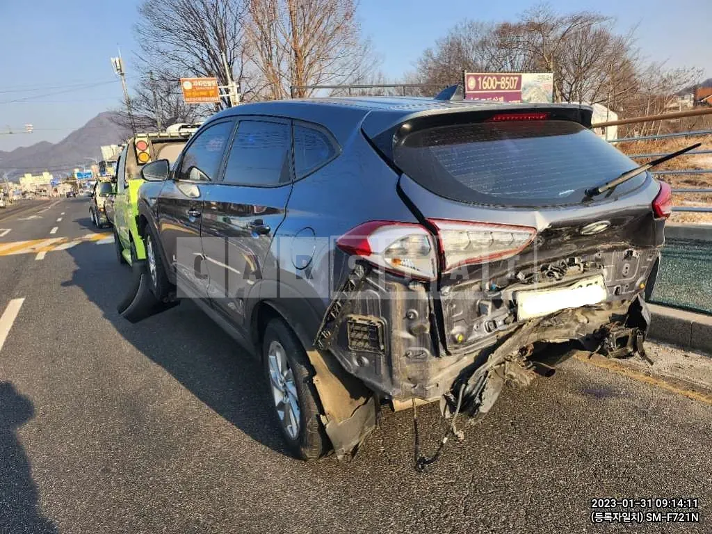 Photo 2 of 5: 2016 Hyundai Tucson, VIN KMHJ2815GGU031242 — Korean insurance auction