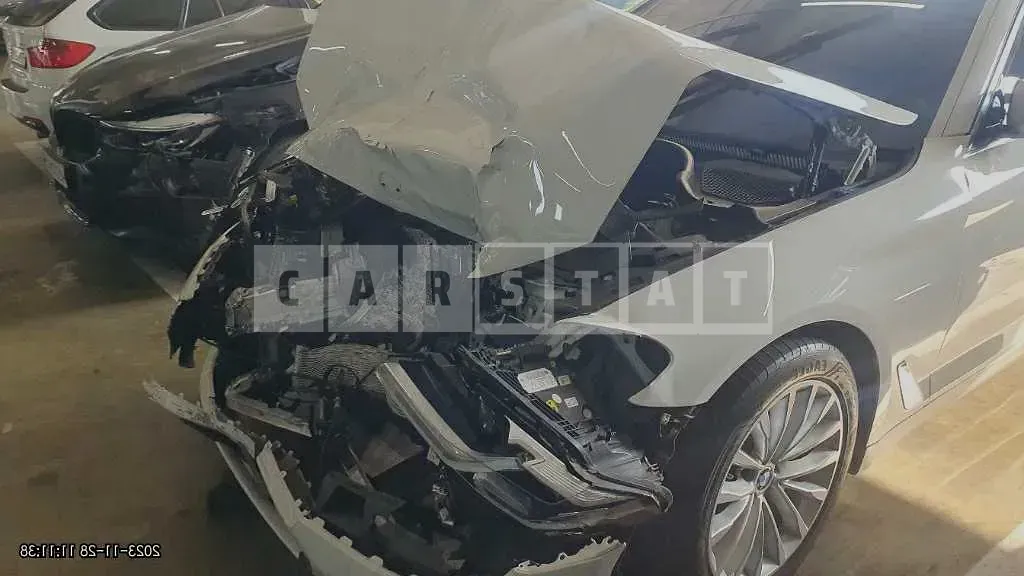 Photo 2 of 9: 2022 BMW 520i, VIN WBA11BH09NCJ64822 — Korean insurance auction