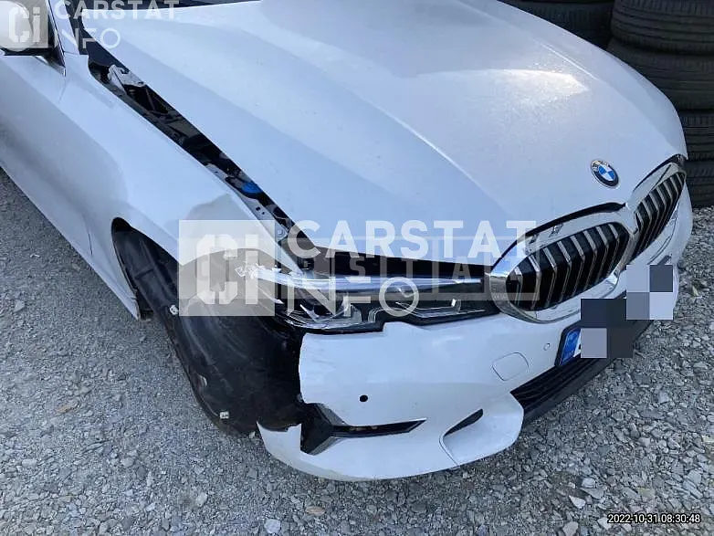 Photo 2 of 10: 2021 BMW 320i — Korean insurance auction