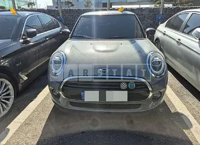 Photo 1 of 10: 2021 MINI Cooper — Korean insurance auction