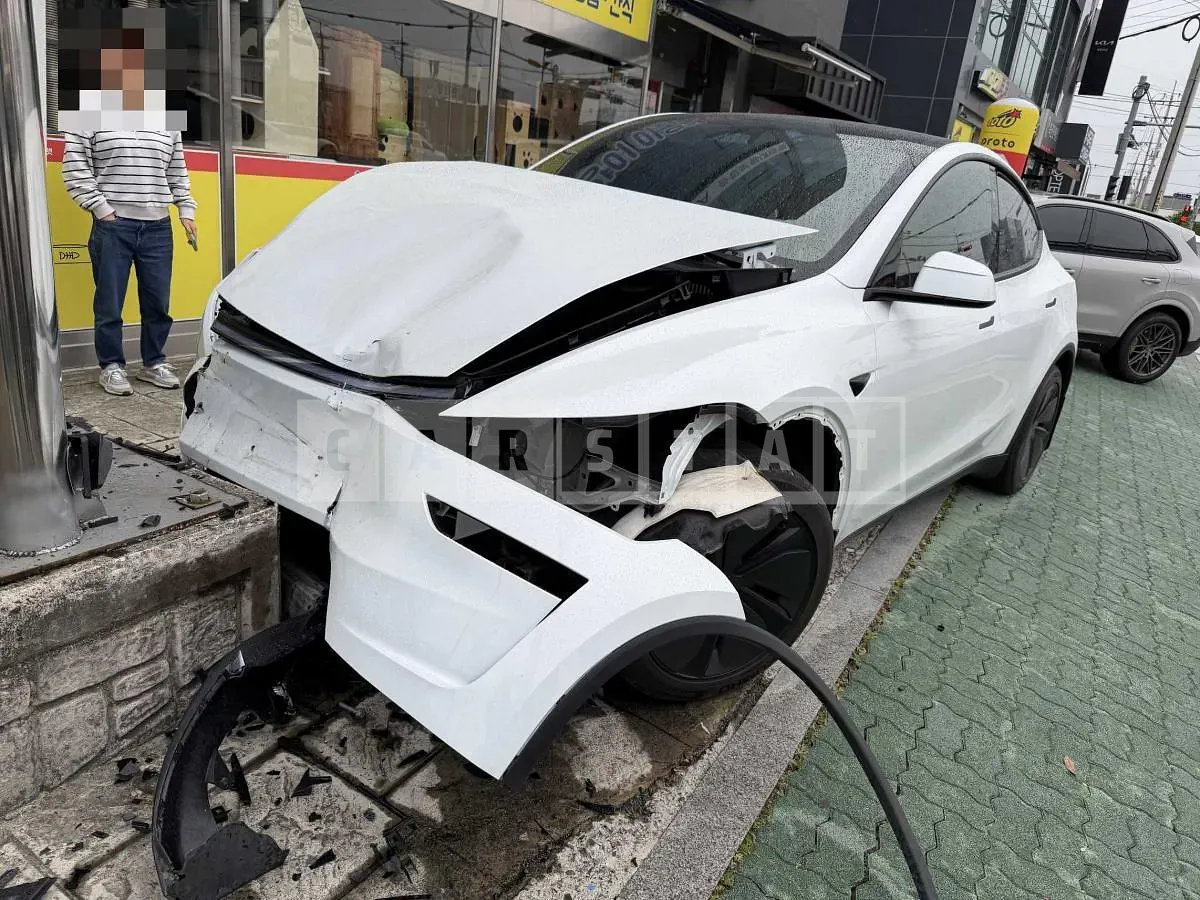 Photo 2 of 8: 2025 Tesla Model Y Long Range — Korean insurance auction