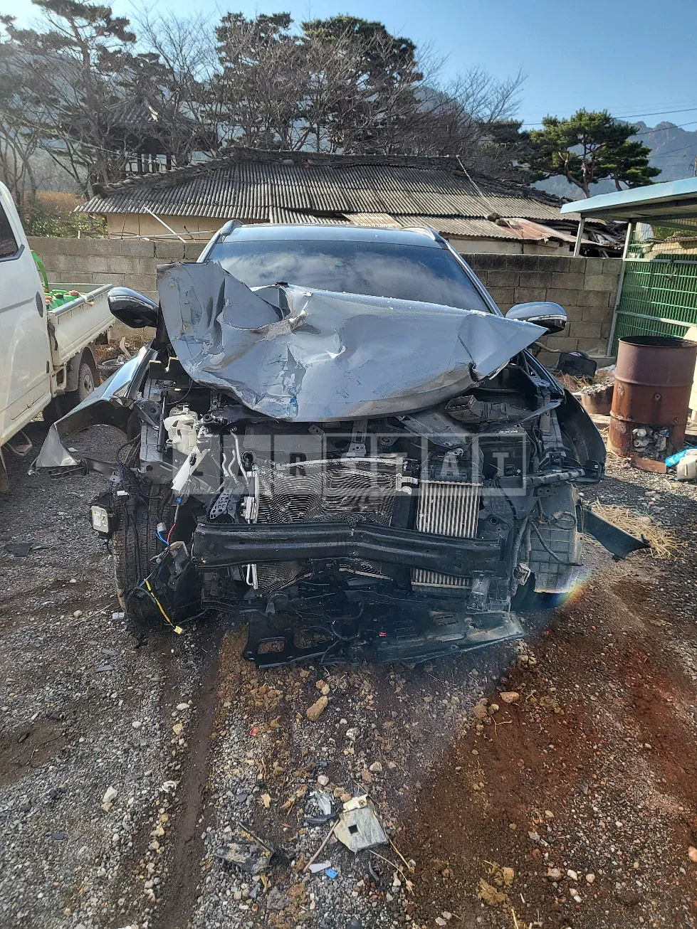 Photo 2 of 18: 2017 Hyundai Santa Fe, VIN KMHSW81UBJU804060 — Korean insurance auction