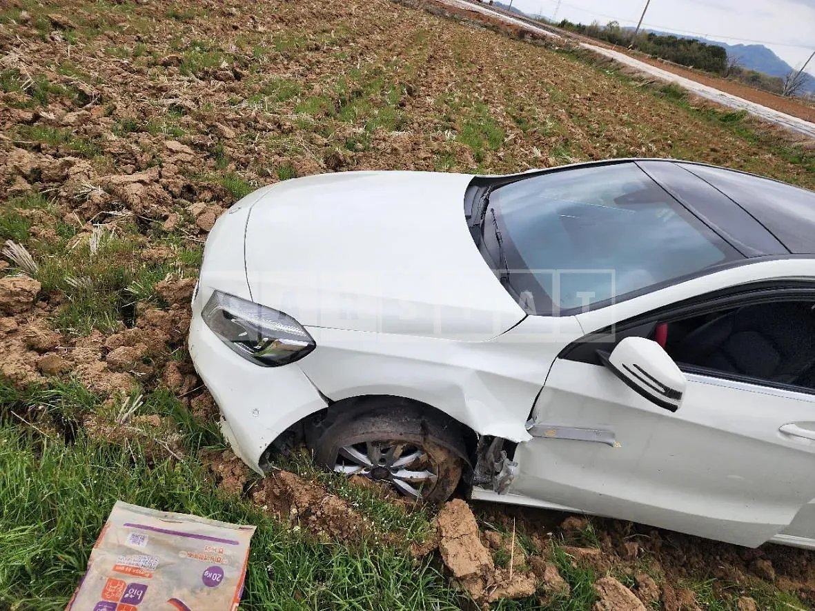 Photo 2 of 38: 2017 Mercedes-Benz A200, VIN WDDBF4DB3HJ527035 — Korean insurance auction