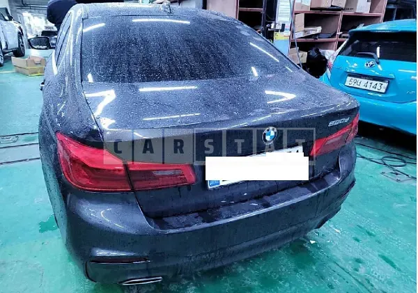 Photo 2 of 32: 2018 BMW 520d, VIN WBAJC3109JWB80489 — Korean insurance auction