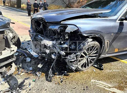 Photo 2 of 15: 2021 BMW X5 M50i, VIN WBAJU4100M9F01597 — Korean insurance auction