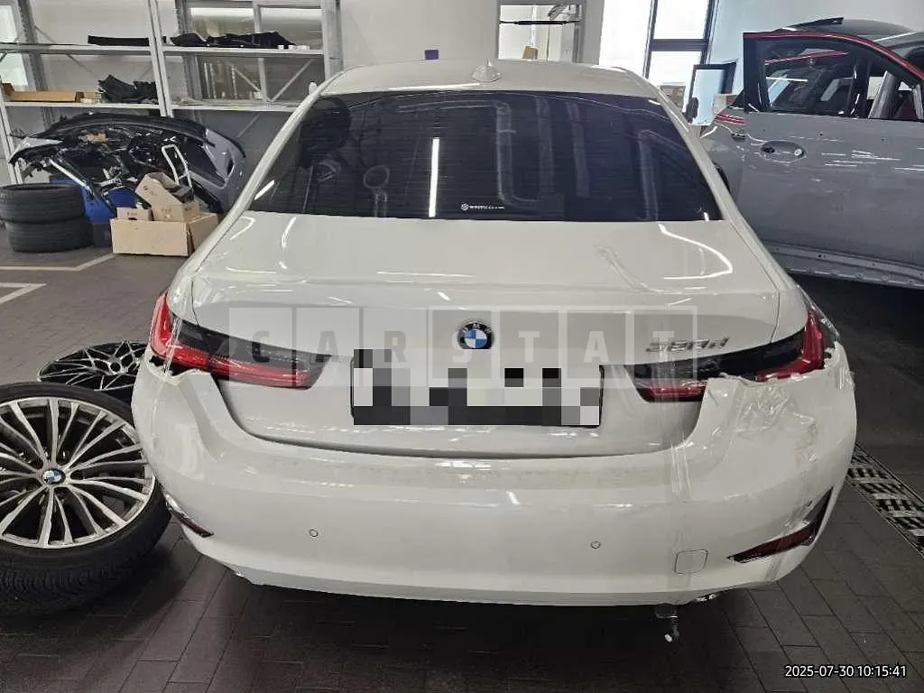 Photo 2 of 39: 2019 BMW 320d Luxury — Korean insurance auction