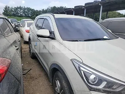 Photo 1 of 7: 2016 Hyundai Santa Fe, VIN KMHSW81UBGU664028 — Korean insurance auction