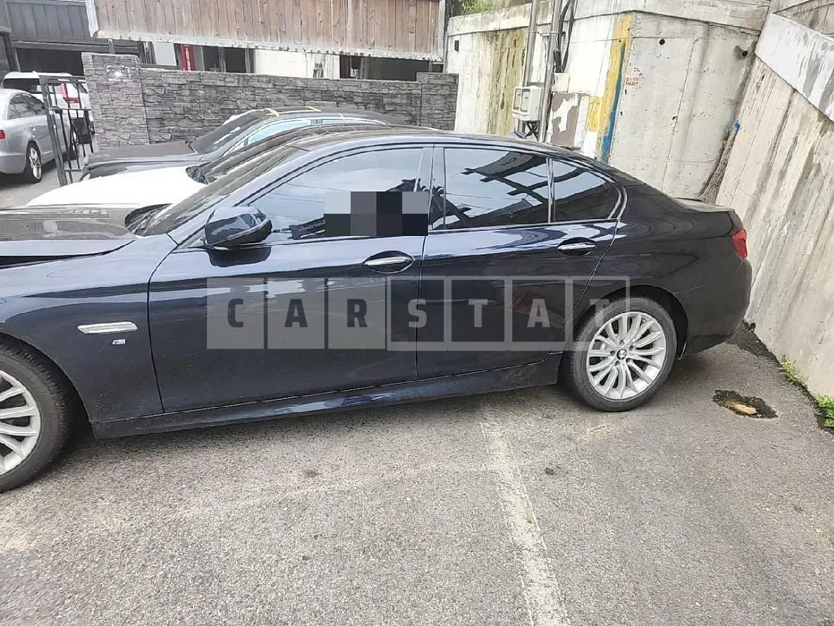 Photo 2 of 23: 2015 BMW 520d xDrive, VIN WBA5E710XGG156320 — Korean insurance auction