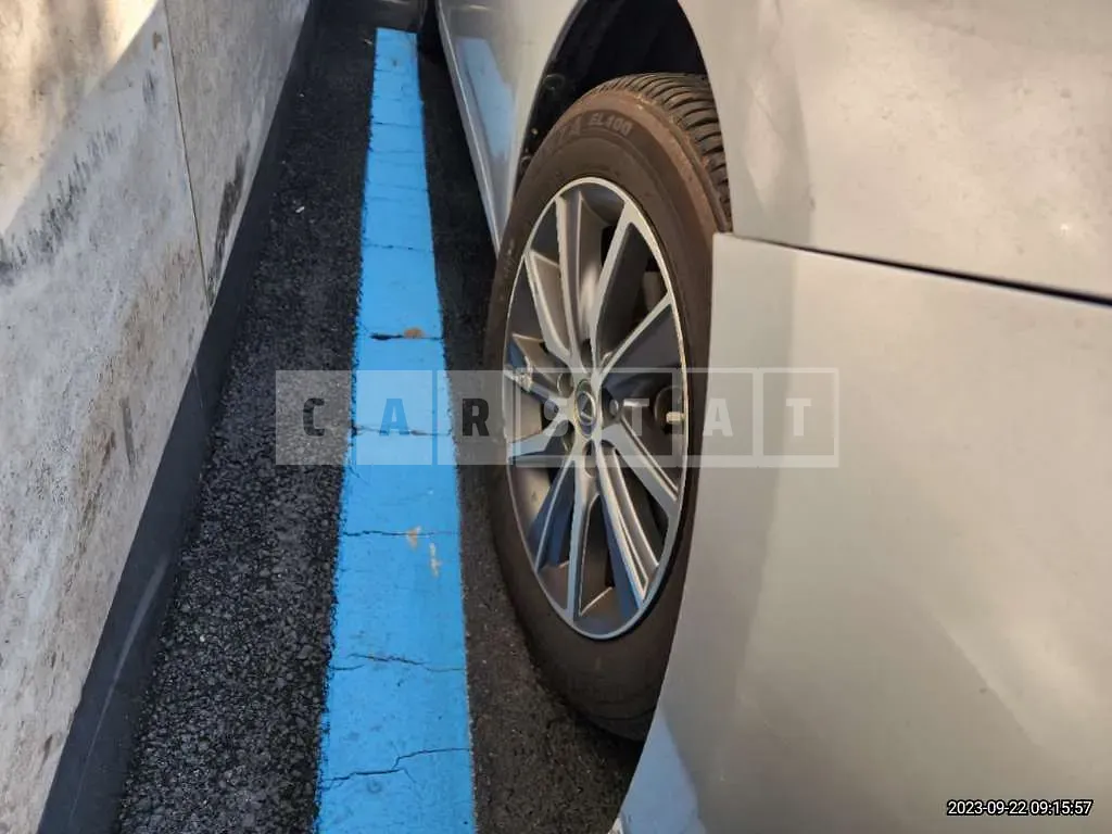 Photo 2 of 18: 2017 Lexus ES300h, VIN JTHBW1GG1H2153422 — Korean insurance auction