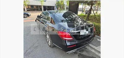 Photo 1 of 18: 2017 Mercedes-Benz E300 4Matic — Korean insurance auction
